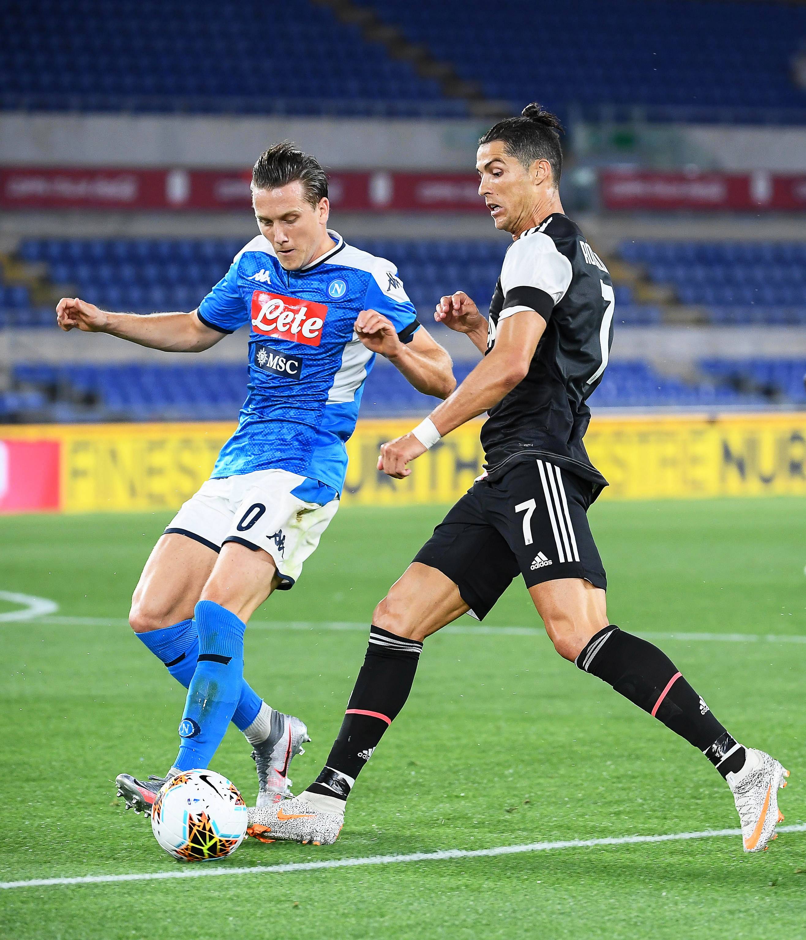 金年会共享体育平台-今晚AC米兰备战社区盾，单刀错失细节曝光，更衣室稳定，身体对抗强度拉满的简单介绍