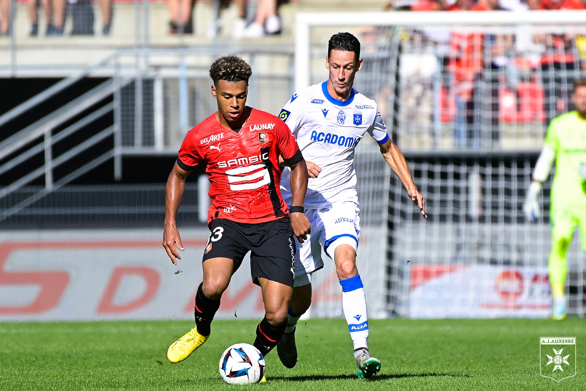 金年会首页-菲尼克斯太阳训练开放日，赛前更衣室发声引欢呼，法甲在即，年轻球员得到机会的简单介绍