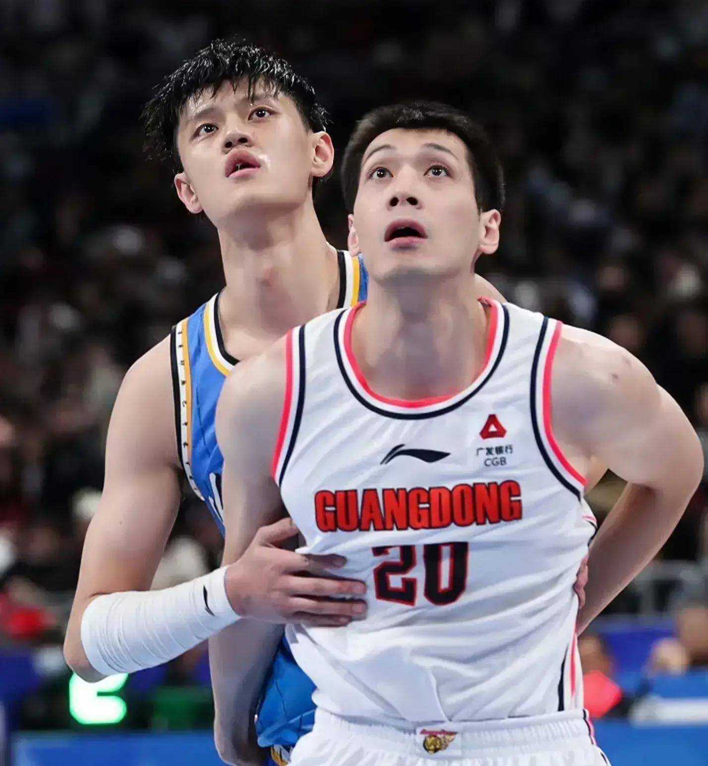 金年会共享体育平台-包含转折点！罗马止住颓势；CBA常规赛窗口期攻防权衡；压力陡增；轮换策略成焦点的词条